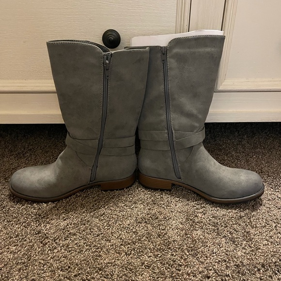Maurices grey boots Sz 8.5 NEW - Picture 3 of 3